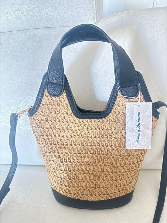 Tommy Bahama Handbags - NWT TOMMY BAHAMA STRAW BUCKET BAG CROSSBODY W INNER POUCH NATURAL BLACK